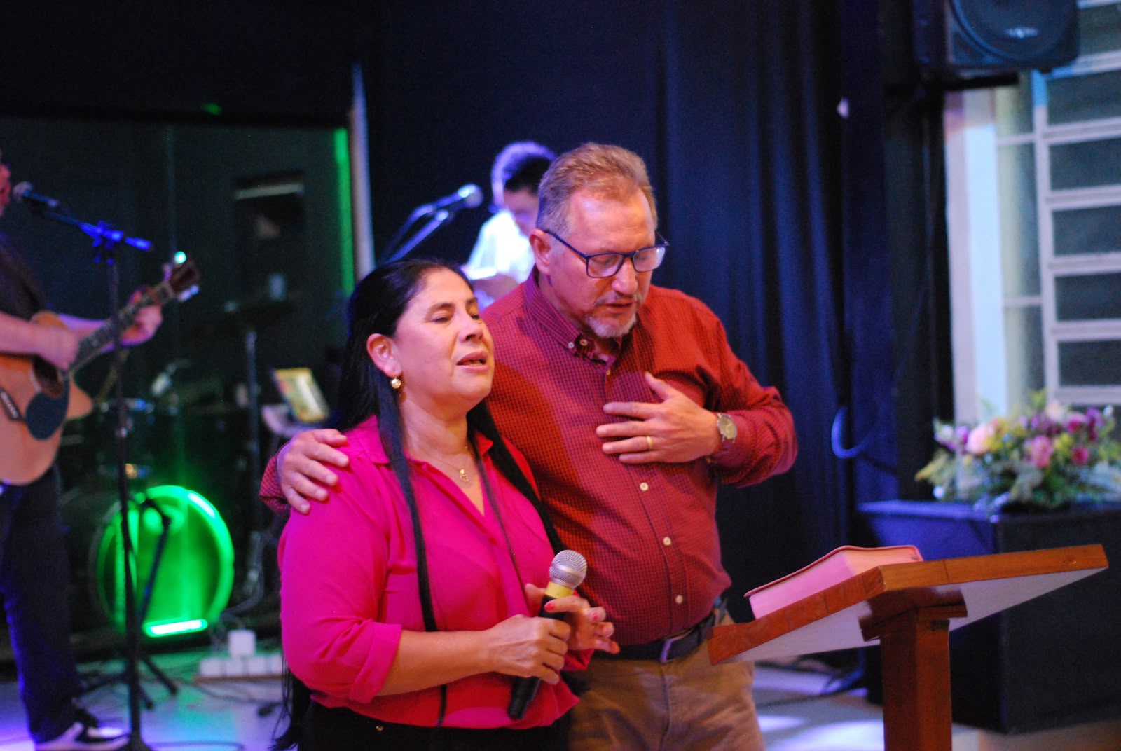Liderança pastoral da Igreja Morada — Pastora Glaci e Pastor Claudiomir
